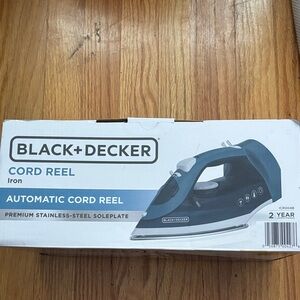 Black & Decker Cord Reel Iron - Blue